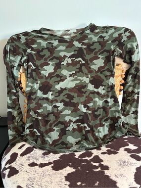 No Boundaries Girls' Camo Long Sleeve Top - Green/Brown
